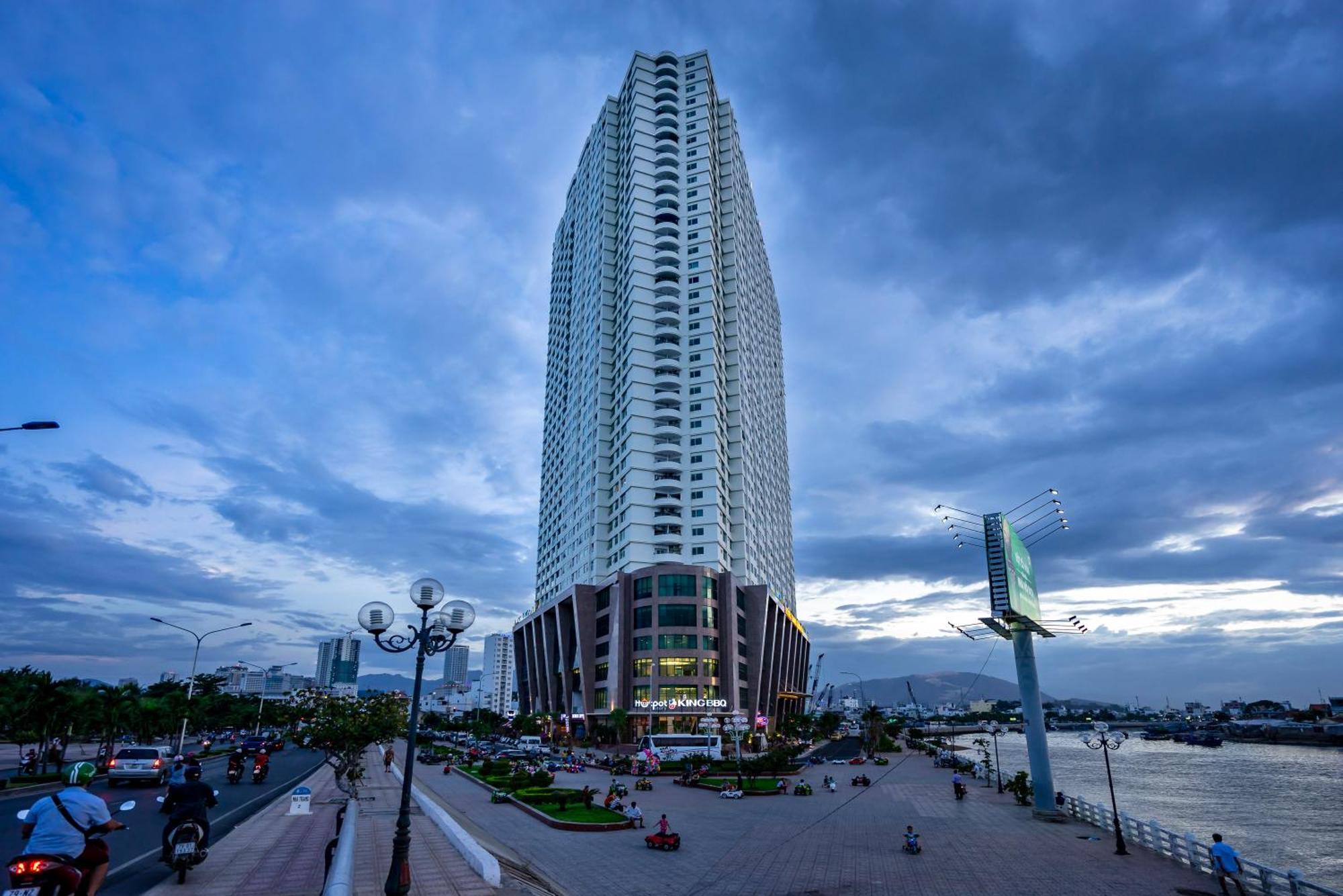 Muong Thanh Premium Apartments Nha Trang Exteriör bild